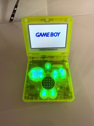 Game Boy Advance SP + Tamagotchi Kuchipatchi