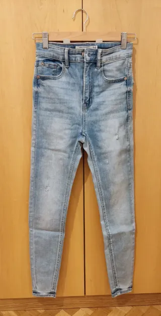 Pantalón Stradivarius t.34
