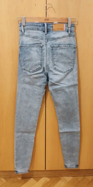 Pantalón Stradivarius t.34