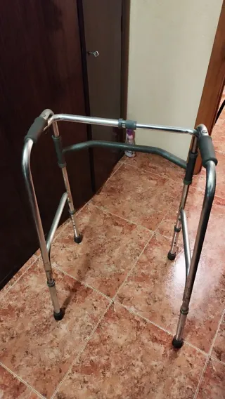 Andador para mayores plegable