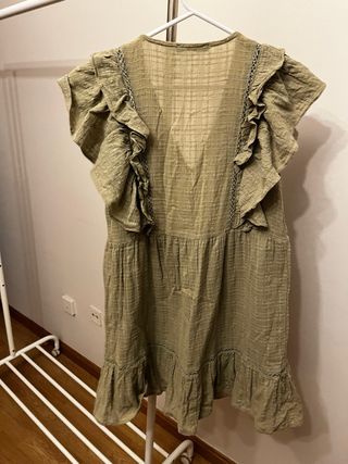 Vestido verde Pull&Bear volantes