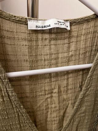 Vestido verde Pull&Bear volantes