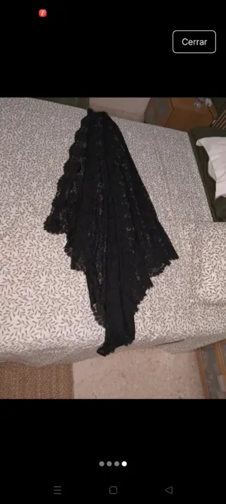 Mantilla negra de encaje