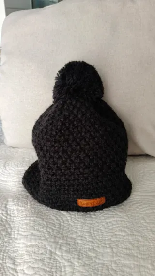 Gorro negro Wedze con pompón
