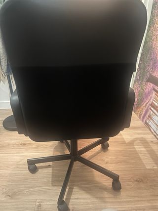 Silla de escritorio con ruedas