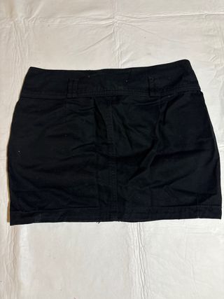 Falda negra mujer