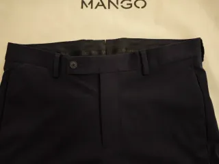 Traje de hombre azul marino