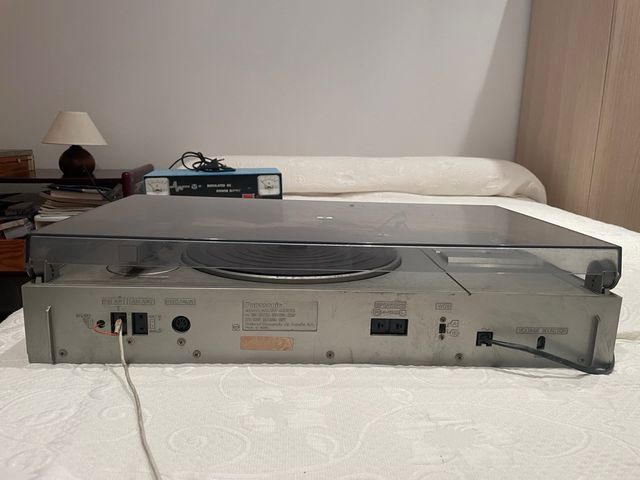 Tocadiscos y casete plata