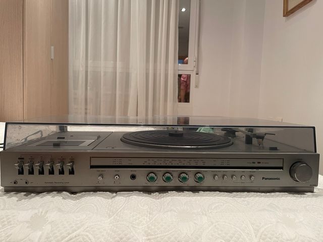 Tocadiscos y casete plata