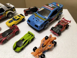 Lotto completo 9 auto hotwheels e Gozan no Bburago