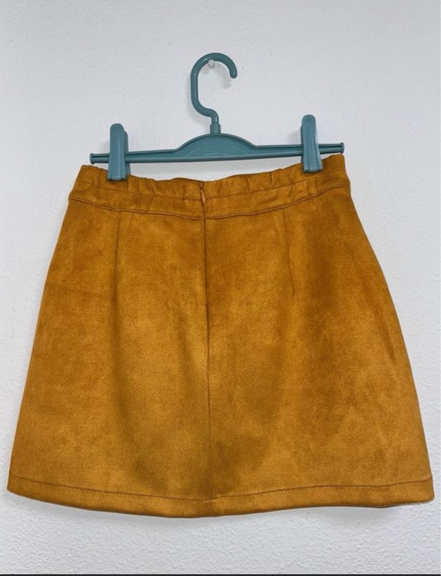 Falda de terciopelo marrón y amarillo