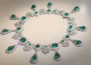 Collar de esmeraldas y diamantes