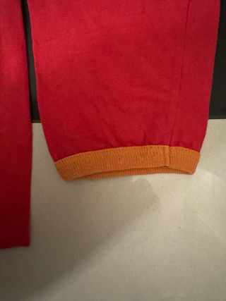 Maglietta Squeezd rossa con stampa sci