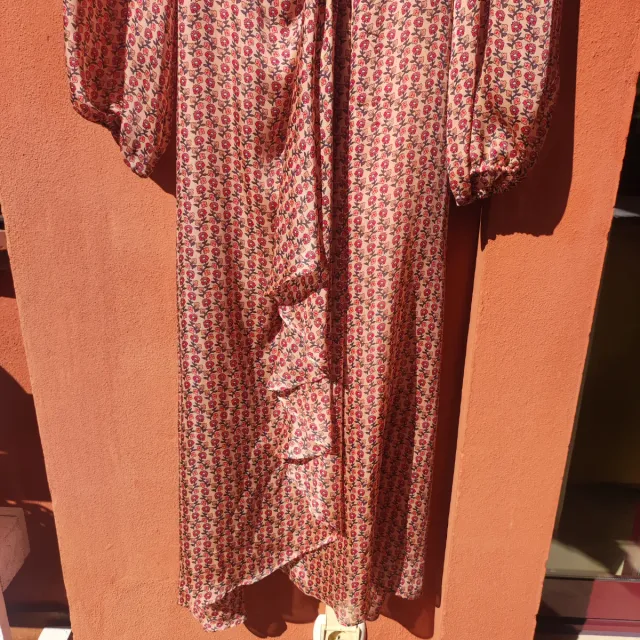 Elegante vestido estampado floral, muy favorecedor