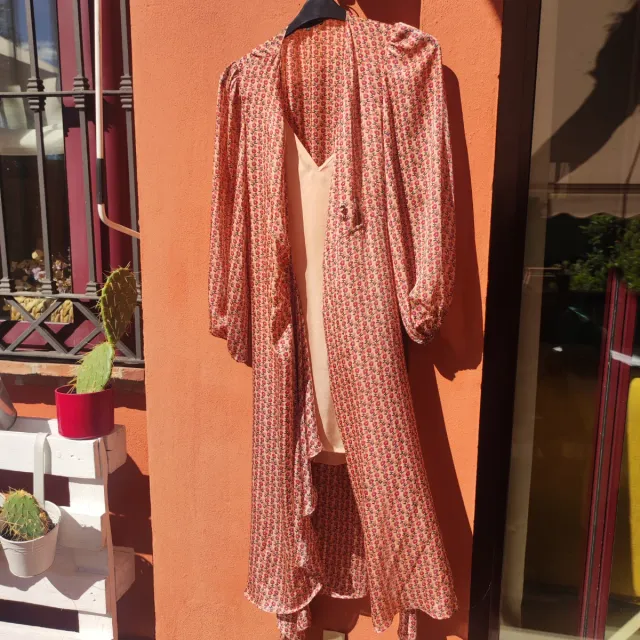 Elegante vestido estampado floral, muy favorecedor