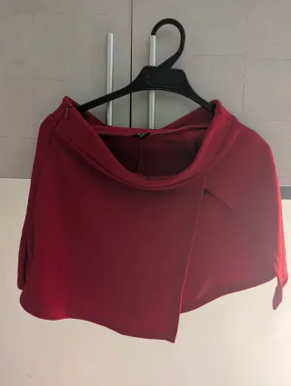 Conjunto Top negro y falda pantalón rojo nuevos