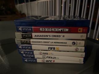 PS4 (PlayStation 4) 2016 + 8 giochi + controller rosso
