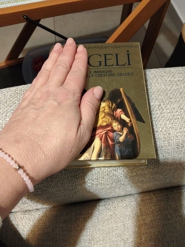 Angeli. Origini, storie e immagini delle creature 