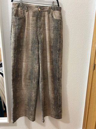 Pantalones efecto piel de serpiente, nuevo sin uso