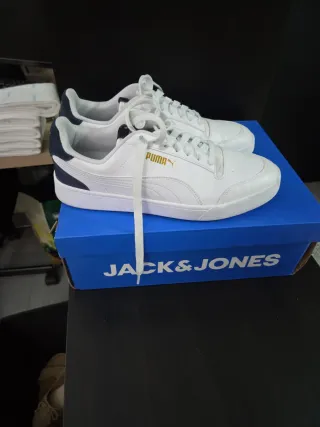 Zapatillas Puma Blancas y Azul Marino