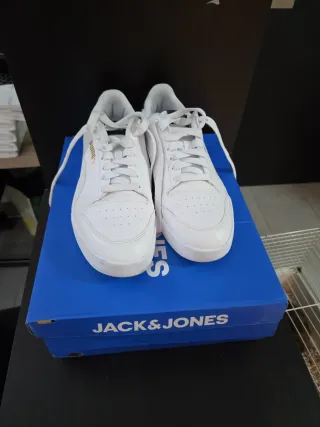 Zapatillas Puma Blancas y Azul Marino