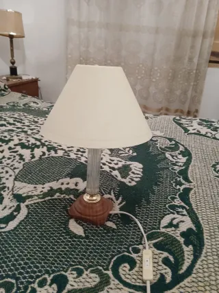 Lámpara de mesa tela y madera
