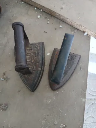 Planchas antiguas de hierro (2 unidades)