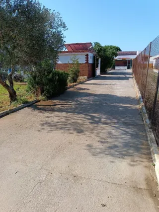 Parcela rústica con piscina