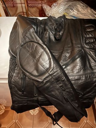 Chaqueta de cuero estilo motorista
