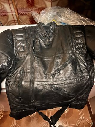 Chaqueta de cuero estilo motorista