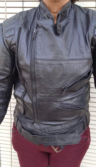 Chaqueta de cuero estilo motorista