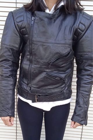 Chaqueta de cuero estilo motorista