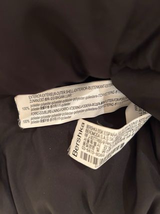 Chaqueta acolchada Bershka negra mujer