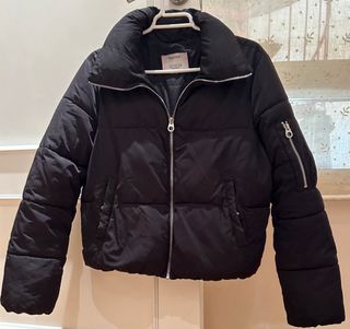 Chaqueta acolchada Bershka negra mujer