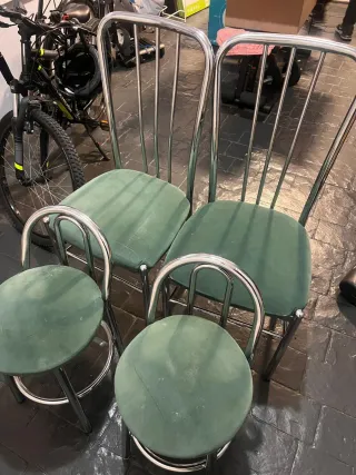 Mesa de cocina extensible y sillas