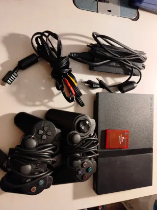 PlayStation 2 Black + Accessori + 4 giochi 