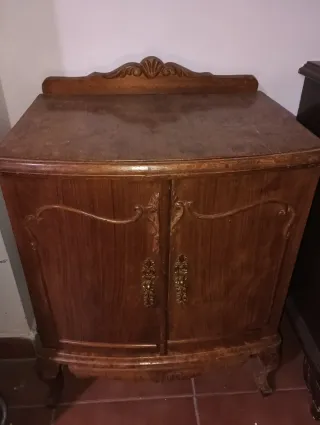 Mesilla de noche de madera