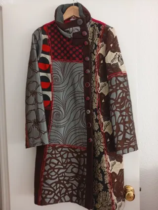 Abrigo Tintoreto Talla M Negro Dorado