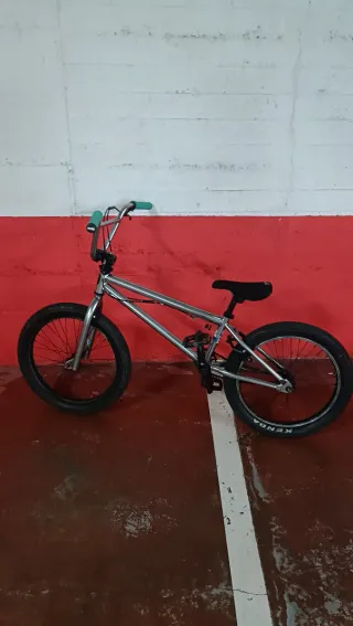 Bici BMX Mongoose Plata
