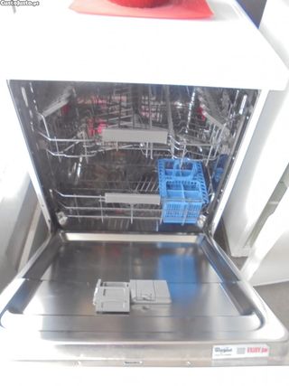 Máquina de lavar loiça Whirlpool