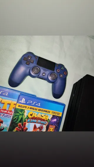 PS4 Pro 1 TB + 3 giochi + controller blu
