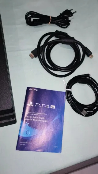 PS4 Pro 1 TB + 3 giochi + controller blu