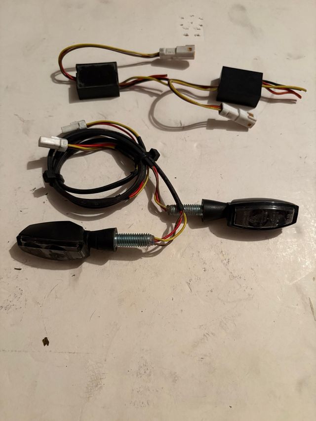 Luces traseras LED moto posición/freno/intermitenc