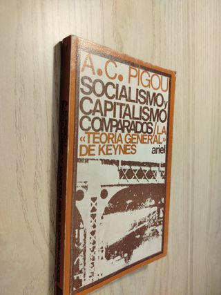 SOCIALISMO Y CAPITALISMO COMPARADOS