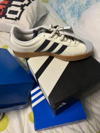 Zapatillas Adidas Unisex Blancas y Azules