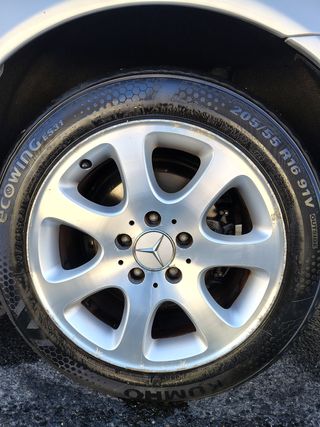 Llantas Mercedes 16" con neumáticos