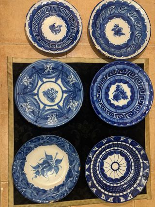Set di piatti decorativi in stile Manises valenciano