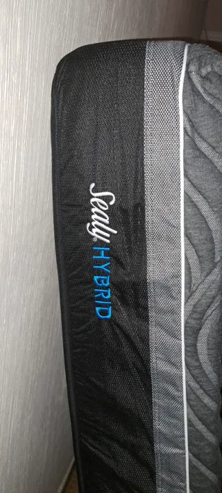 Colchón Sealy Hibrid Essence 150x190×27