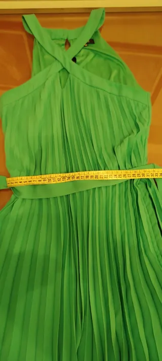 Vestido fiesta plisado verde esmeralda talla 42