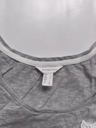 Camiseta gris con bolsillo